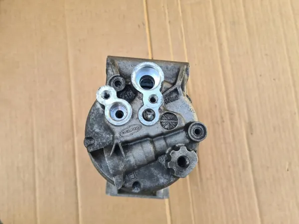 Compresseur A/C OEM 8200678499 pour Renault Scenic II image 7