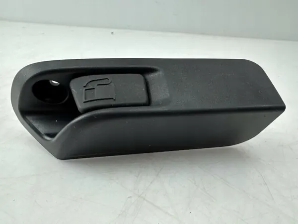 Brandstofdop houder OEM LAA13684 - Toyota Yaris Cross 2023 image 2