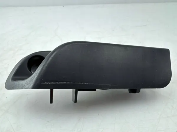 Brandstofdop houder OEM LAA13684 - Toyota Yaris Cross 2023 image 3