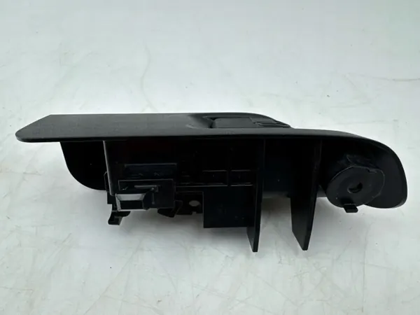 Brandstofdop houder OEM LAA13684 - Toyota Yaris Cross 2023 image 7