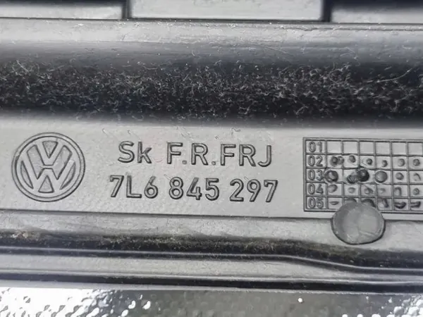 VW Touareg vasen takalasi OEM 7L6845297 image 3