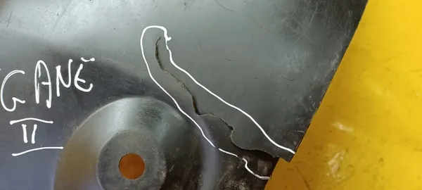 Rear Right Wheel Arch Megane II 8200073429 image 3