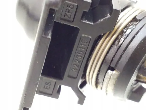 Polestar 2 Låsinsats OEM 32239118 - Begagnad image 3