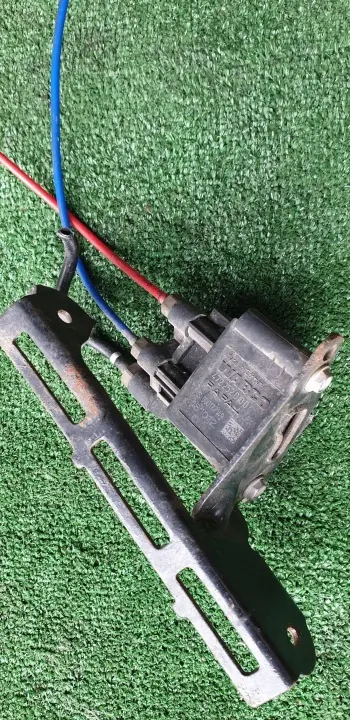 Válvula suspensión neumática BMW 5 G31 OEM 4722520100 image 3