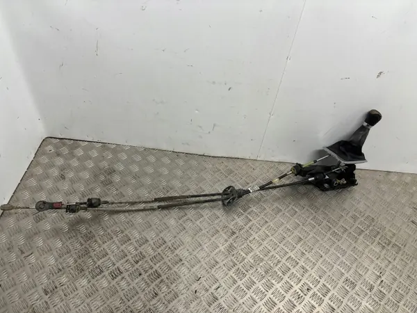 Alavanca de mudanças Ford Focus OEM 8M5R7C453BKA - Usado image 2