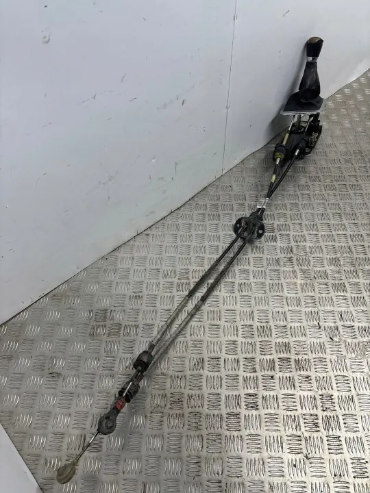 Alavanca de mudanças Ford Focus OEM 8M5R7C453BKA - Usado image 3