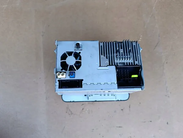 VW Touran I 1T Radiodisplay OEM 1T0035686C image 4