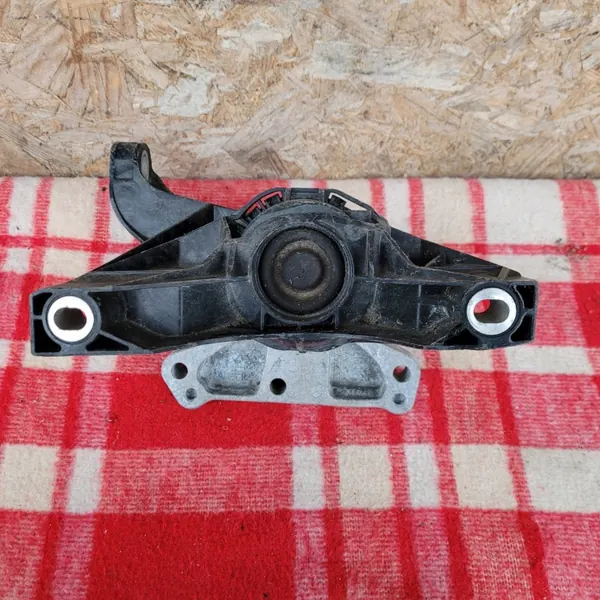 Moottorin kiinnike OEM 9807992680 Peugeotille image 4