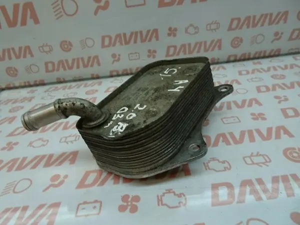 Audi A4 Ölkühler 2.0 TFSI 2008 06B117021 image 5