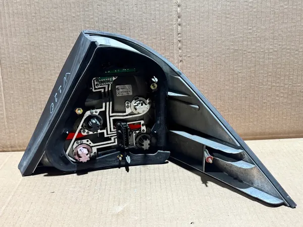 Linker Achterlicht Mercedes-Benz W220 A2208200164 image 2