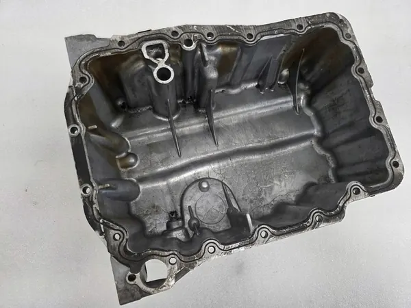 VW UP MII Citigo Oljetank 04C103603D image 2