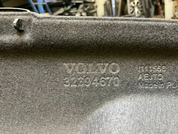 Étagre de coffre Volvo XC40 OEM 32894670 - Occasion image 3