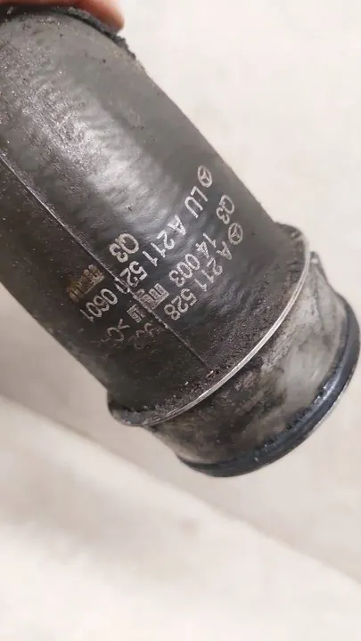 MERCEDES E-KLASSE W211 LUCHTINLAATPIPE image 3