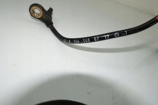 Sensor de velocidade da roda ABS Mercedes W164 ML X164 GL Traseiro E/D 1645400717 image 2