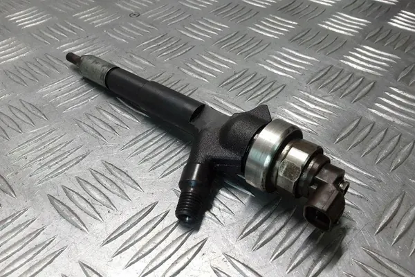 Injektor OPEL ASTRA H ESTATE 1.7L diesel 2005 OEM 897376270 image 2