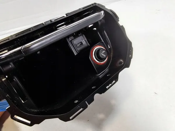 Askkopp Tändare USB-port VW T6 OEM 7E5858329 image 6
