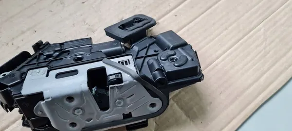 AUDI OE DÖRRLÅS 5TA839016T image 9