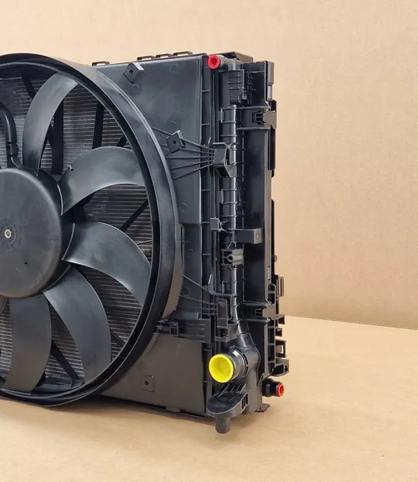 Mercedes W205 S205 A205 C63 AMG GT C190 Koelventilator image 2