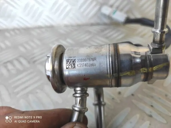 Bomba AdBlue Renault OE OEM 208997976R - Usado image 3