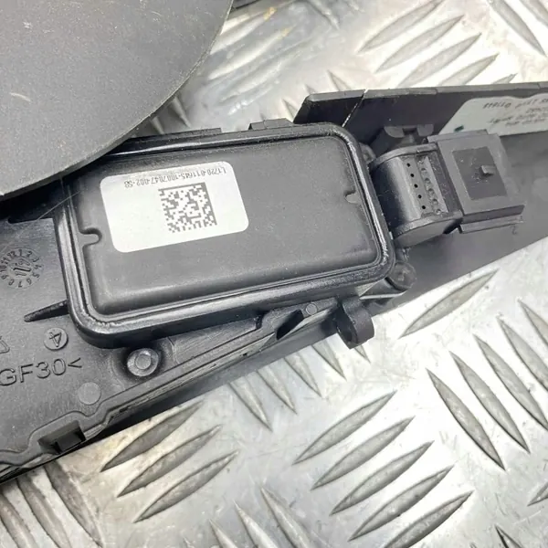 Volvo V90 II Gaspedaal OEM 32212452 image 4