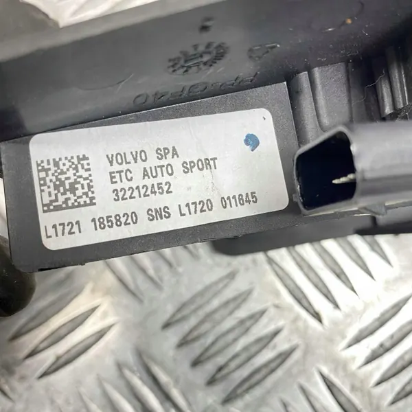 Volvo V90 II Gaspedaal OEM 32212452 image 5