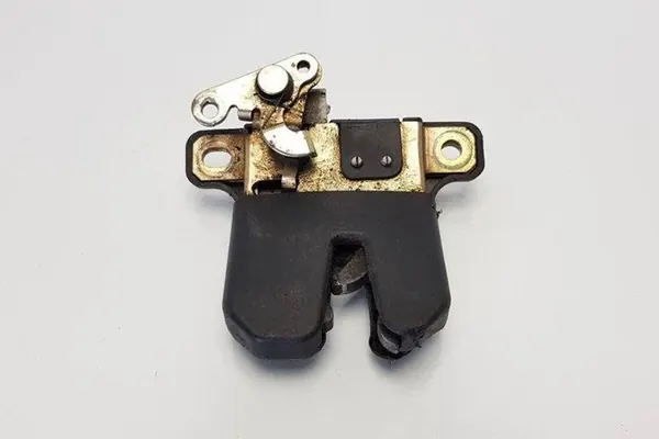 Bagagelås VW PASSAT B5 3B5827505A image 3