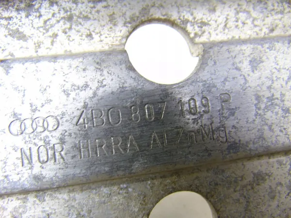 Etupuskuri Vahvistus Audi A6 C5 3.0 V6 Avant image 4