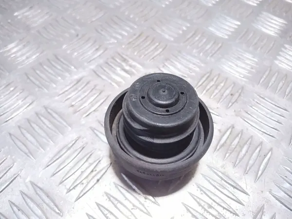 Mitsubishi Carisma 1998 Tapón de combustible image 2