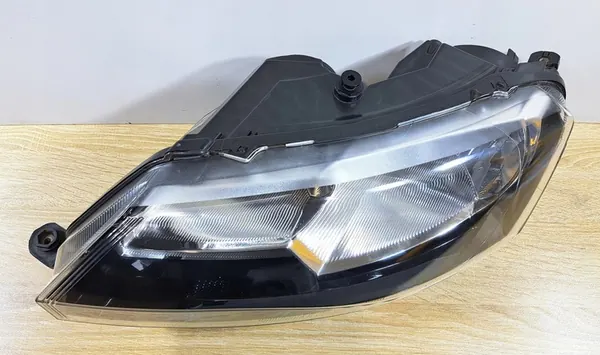 SKODA RAPID 12- Farol Dianteiro Esquerdo Xenon OE 3988 image 2