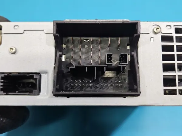 Original Audi A4 B8 Radio OEM 4F0035053B image 8