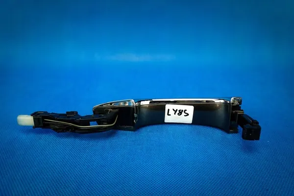 Oikea ulko-ovikahva Audi A6 A7 A8 image 6