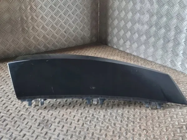 Cadillac Escalade pilarikoriste OEM 15791312 - Käytetty image 2