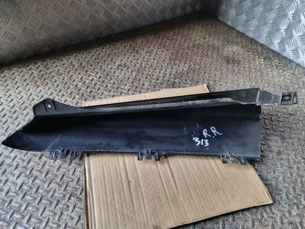 Cadillac Escalade pilarikoriste OEM 15791312 - Käytetty image 8