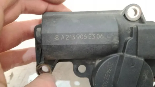 Actuateur de clapet d'échappement Mercedes W223 OEM A2139062306 image 3