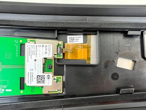 Câmera pilar esquerdo Tesla Model 3 OEM 1734275-00 Usado image 7
