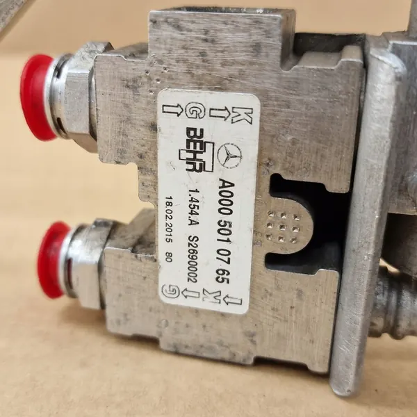 Oliekoeler Mercedes W204 W212 CLS C218 C207 GLK X204 image 2