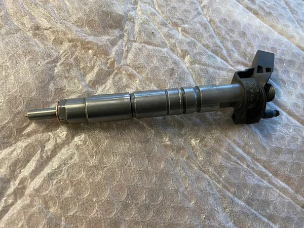 INYECTOR MERCEDES W212 W213 W207 A642 A6420701187 image 4