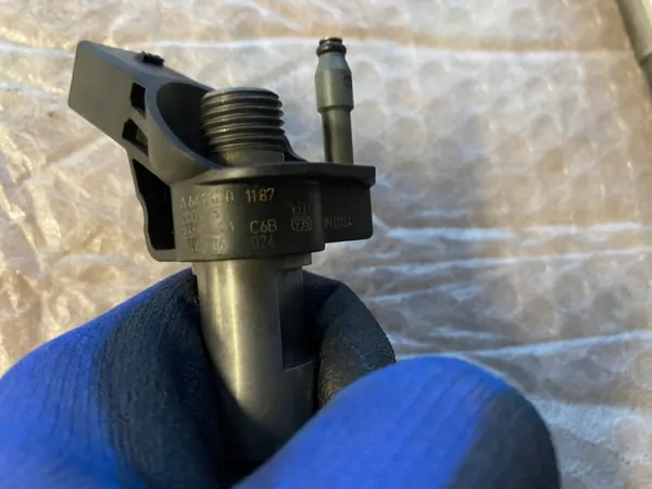 INYECTOR MERCEDES W212 W213 W207 A642 A6420701187 image 6