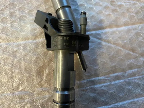 INYECTOR MERCEDES W212 W213 W207 A642 A6420701187 image 7