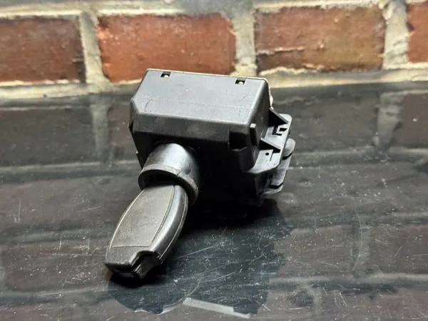 Mercedes W447 stationaire sleutel OEM A4479000811 image 2
