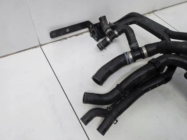 Vesipumpun Letku VW Transporter T6 2.0 TDI image 2