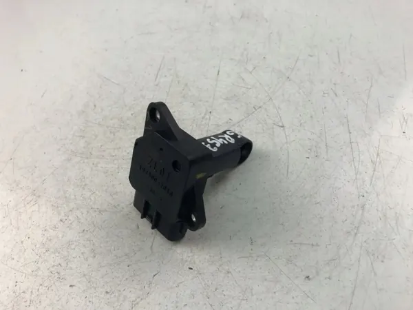 Débitmètre Mazda 3 BK OEM 17137429 - Utilisé image 2