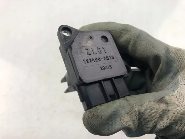 Débitmètre Mazda 3 BK OEM 17137429 - Utilisé image 4