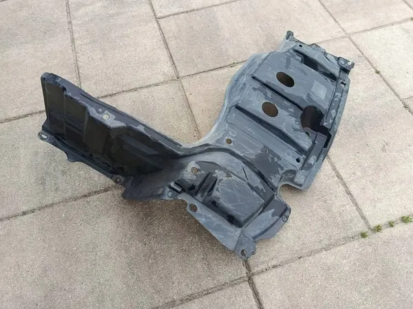 Nedre motorhuvud vänster sida Toyota Yaris III image 6