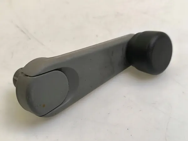 Manivelle vitre arrière Iveco Daily 45-49.10 OEM 51328174 image 2