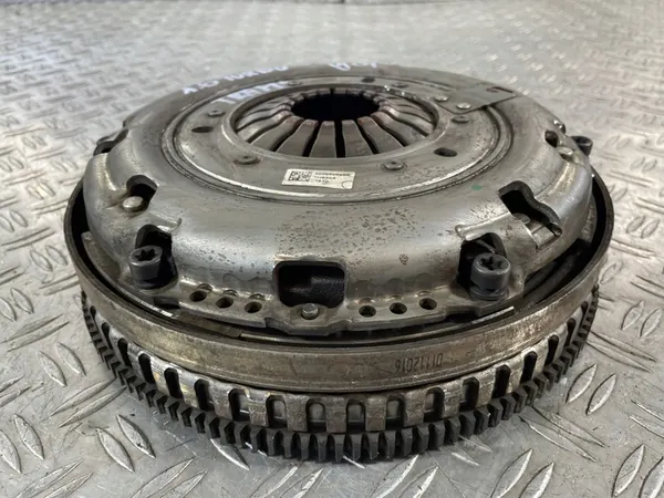 TRAFIC III VIVARO 15- Volante de Dupla Massa 1.6 image 4