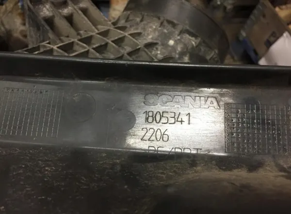 Placa de degrau esquerda grande OEM 1805341 Scania image 3