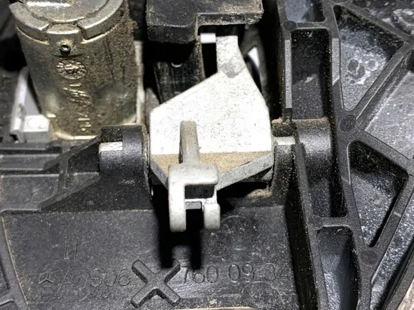 Poignée extérieure avant gauche VW CRAFTER 30 35 Bus 06-16 A9067600934 image 4