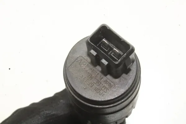 Maserati Ghibli 2017 Frontscheibenwaschpumpe OEM D28322516 image 3