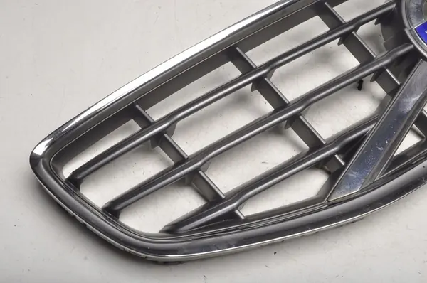 VOLVO S60 II V60 Grill 30795039 31290594 image 2